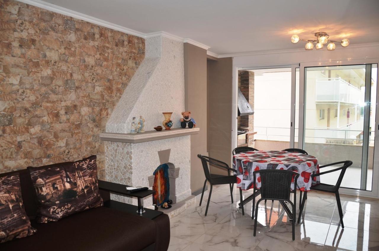 Apartments Relax Salou Esterno foto